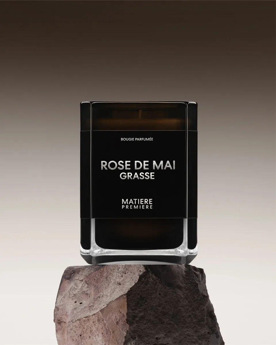 mati-re-premi-re-rose-de-mai-parfum-absolu-rose-centifolia-france-bio image 1